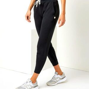 Vuori performance joggers